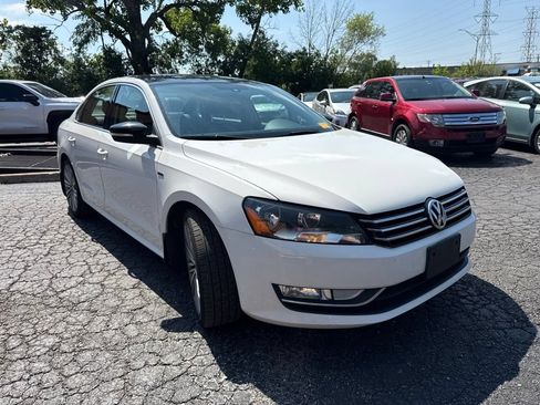 Used 2015 Volkswagen Passat 1.8T Sport FWD image 9