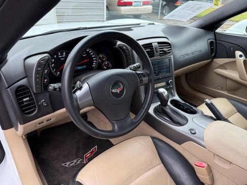 Used 2007 Chevrolet Corvette Coupe w/ Preferred Equipment Group image 31