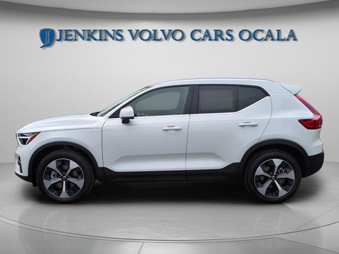 New 2025 Volvo XC40 B5 Core w/ Protection Package Premier image 4