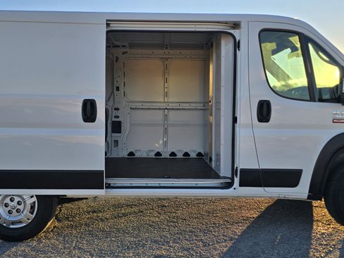 Used 2021 RAM ProMaster 2500 image 4