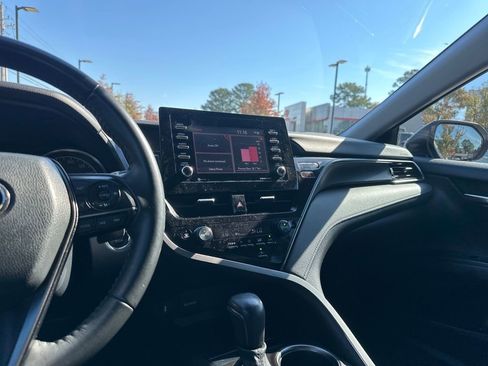 Used 2023 Toyota Camry SE image 18