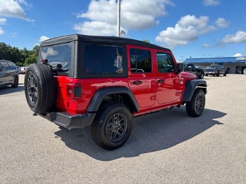 Used 2025 Jeep Wrangler Unlimited Sport AWD/4WD image 3