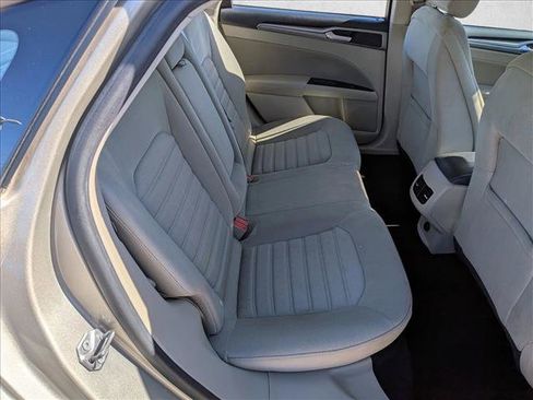 Used 2019 Ford Fusion SE FWD image 23