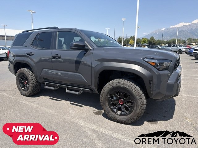 Used 2025 Toyota 4Runner SR5 AWD/4WD image 11