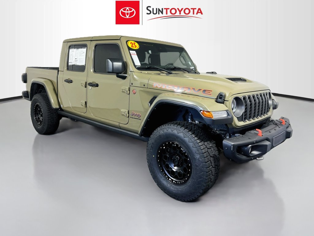 Used 2025 Jeep Gladiator Mojave AWD/4WD image 1