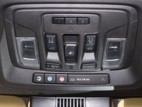 Used 2023 GMC Sierra 1500 AT4 w/ AT4 Preferred Package image 37