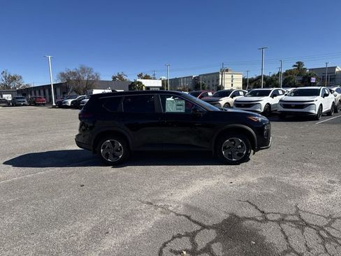 New 2026 Nissan Rogue SV image 4