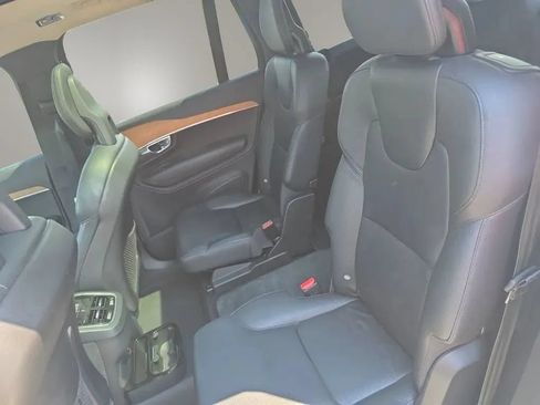 Used 2022 Volvo XC90 T6 Momentum w/ Advanced Package AWD/4WD image 45