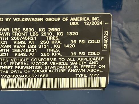 Used 2025 Volkswagen Atlas SEL Premium R-Line image 29