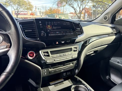 Used 2019 Honda Pilot Elite image 15