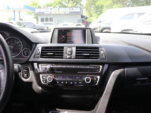 Used 2016 BMW 320i xDrive Sedan AWD/4WD image 19