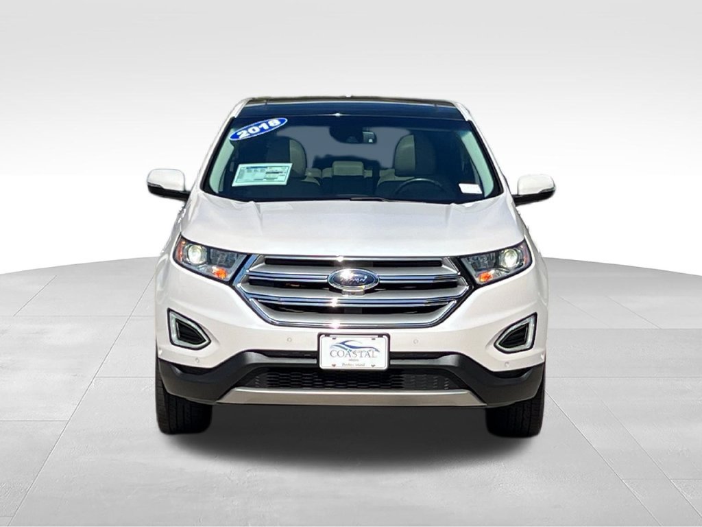 Used 2018 Ford Edge Titanium w/ Equipment Group 302A FWD image 2