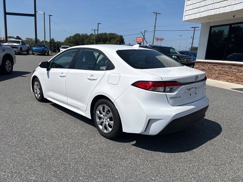 Used 2025 Toyota Corolla LE FWD image 7