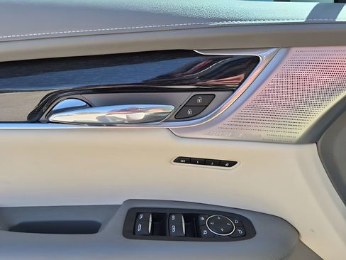 Used 2023 Cadillac XT6 Premium Luxury w/ Technology Package image 27