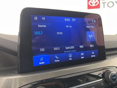 Used 2022 Ford Escape Titanium image 11