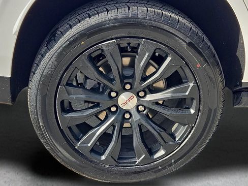 Used 2023 GMC Yukon Denali AWD/4WD image 8