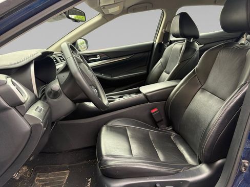 Used 2020 Nissan Maxima 3.5 SV w/ Floor Mat Group FWD image 9