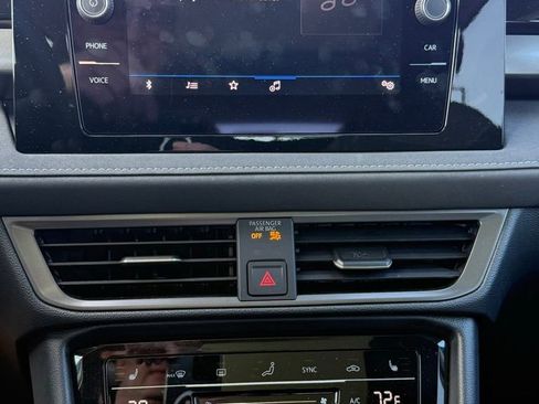 Used 2025 Volkswagen Taos SE image 15