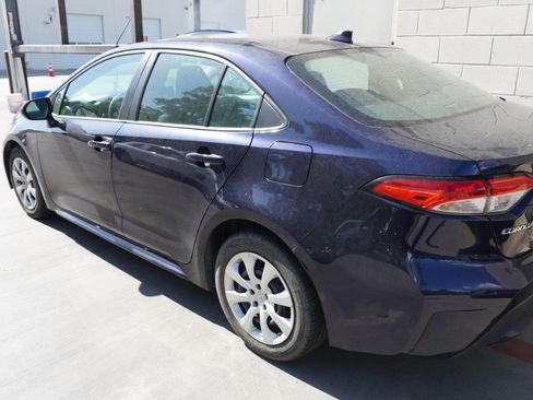 Used 2020 Toyota Corolla LE FWD image 7