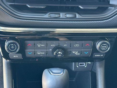 New 2026 Jeep Compass Limited w/ Sun, Sound & Navigation Group AWD/4WD image 20