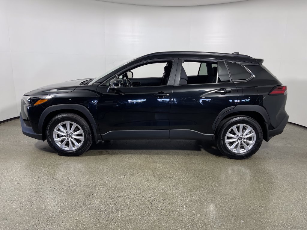 Used 2026 Toyota Corolla Cross LE FWD image 6