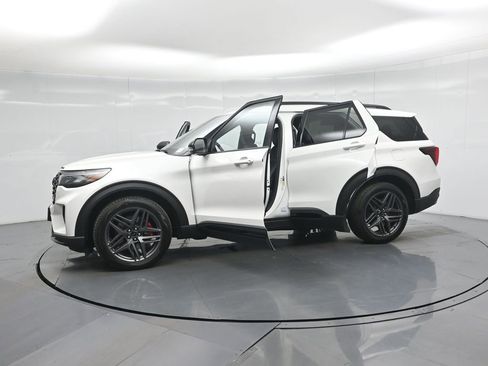 New 2026 Ford Explorer ST image 35