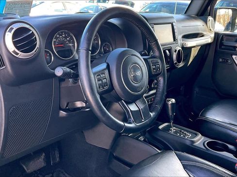 Used 2017 Jeep Wrangler Unlimited Sahara w/ Connectivity Group image 15