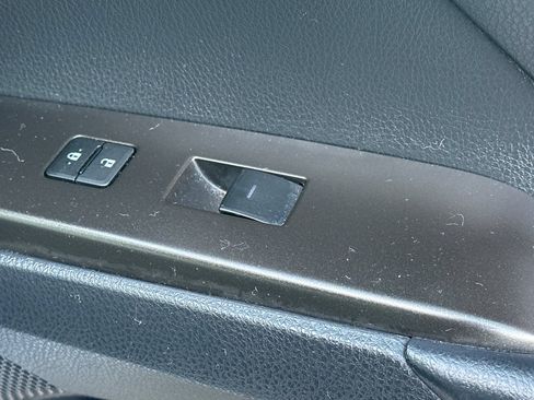 Used 2021 Toyota Camry SE FWD image 21
