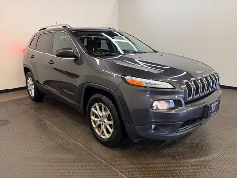 Used 2016 Jeep Cherokee Latitude w/ Cold Weather Group image 1