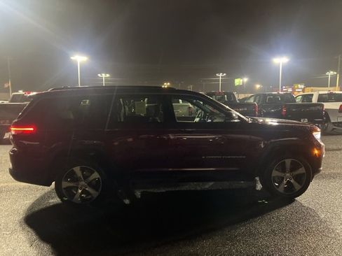 Used 2024 Jeep Grand Cherokee L Limited w/ Luxury Tech Group II image 6