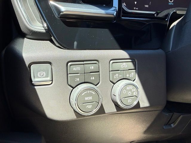 New 2026 Chevrolet Silverado 1500 RST w/ Dark Appearance Package AWD/4WD image 21