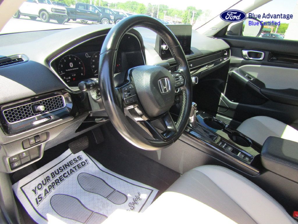 Used 2023 Honda Civic Touring image 14