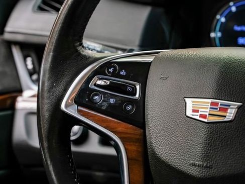 Used 2020 Cadillac Escalade Base image 17