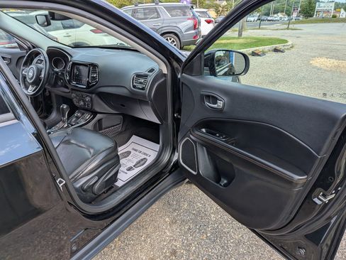 Used 2019 Jeep Compass Limited AWD/4WD image 36