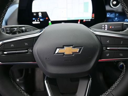 New 2026 Chevrolet Equinox EV LT image 27