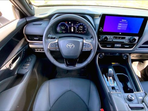 Used 2026 Toyota Grand Highlander AWD Hybrid image 6