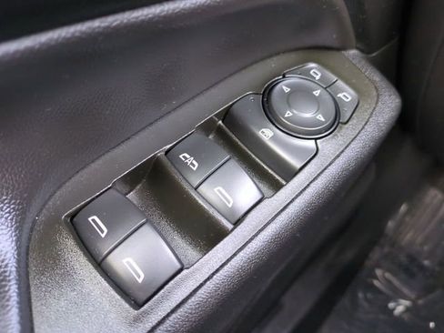 Used 2023 Chevrolet Equinox LT image 23