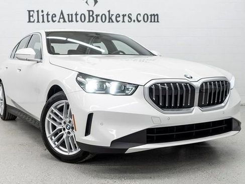 Used 2025 BMW 530i xDrive image 6