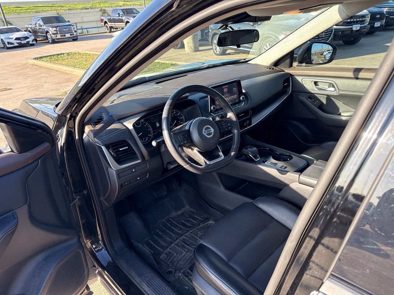 Used 2021 Nissan Rogue SV w/ Premium Package FWD image 20