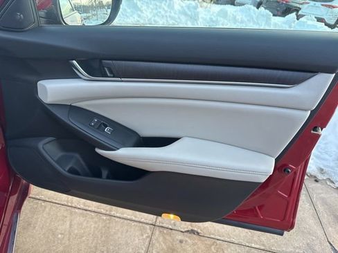 Used 2021 Honda Accord Touring image 33