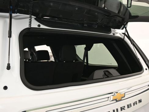 Used 2024 Chevrolet Suburban LT image 39