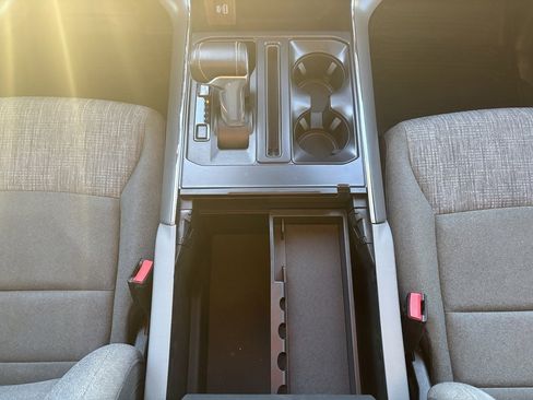 Certified 2022 Ford F150 Lightning XLT image 27