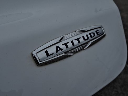 Used 2022 Jeep Compass Latitude w/ Sun and Sound Group image 34