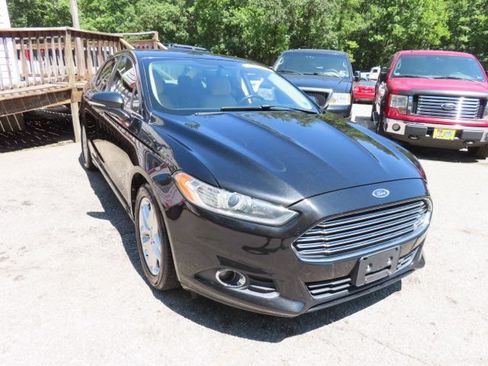 Used 2013 Ford Fusion SE FWD image 4