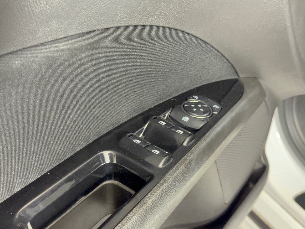 Used 2014 Ford Fusion SE FWD image 15