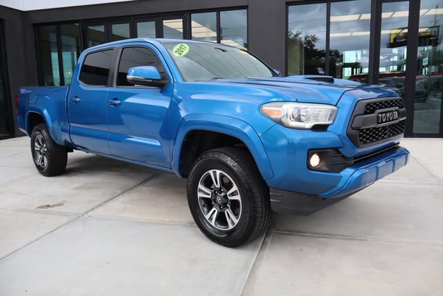 Used 2017 Toyota Tacoma TRD Sport w/ Tow Package RWD image 1
