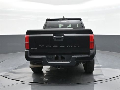 Used 2024 Toyota Tacoma TRD Off-Road image 11