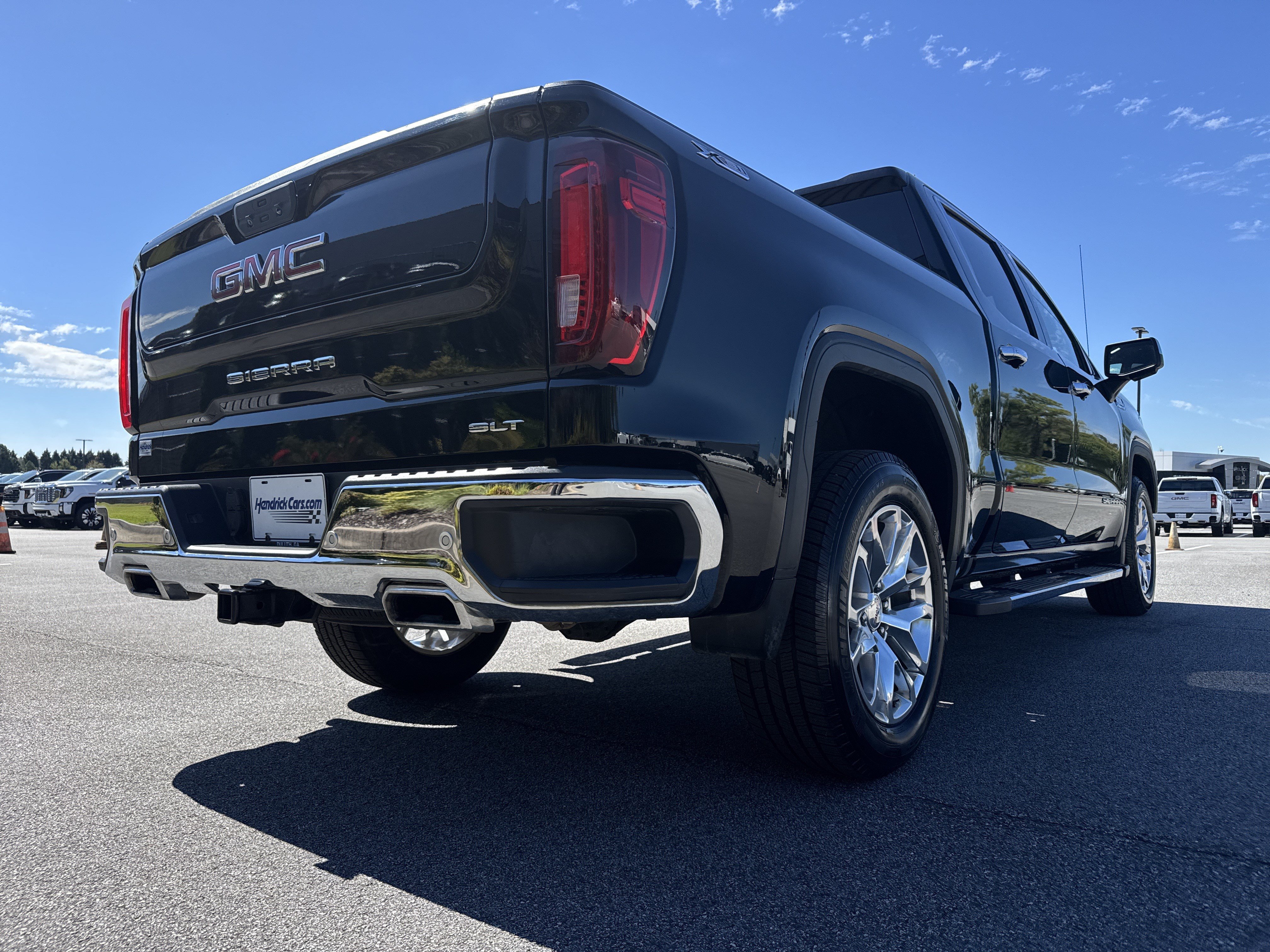 Used 2021 GMC Sierra 1500 SLT w/ SLT Premium Plus Package AWD/4WD image 10
