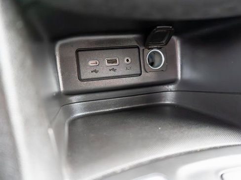 Used 2023 Chevrolet Equinox LT image 30