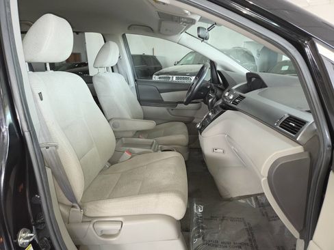 Used 2013 Honda Odyssey EX image 32